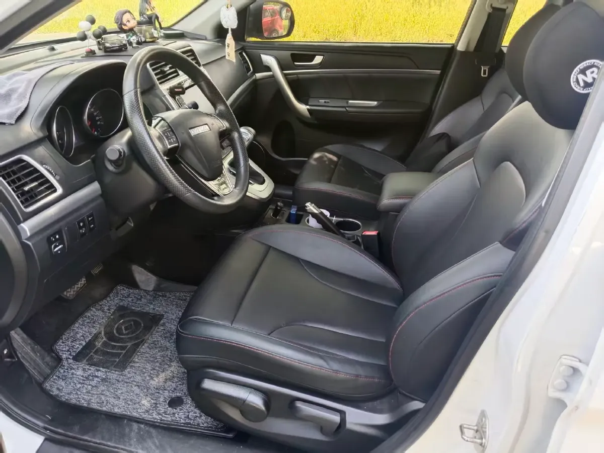 2019 Haval M6 1.5T 150HP L4 7DCT,autocango,china used car exporter,china ev exporter,chinese used car exporter,chinese used ev exporter