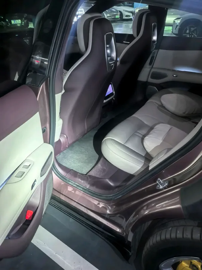 2025 MI YU7 BEV 101.7KWH,autocango,china used car exporter,china ev exporter,chinese used car exporter,chinese used ev exporter