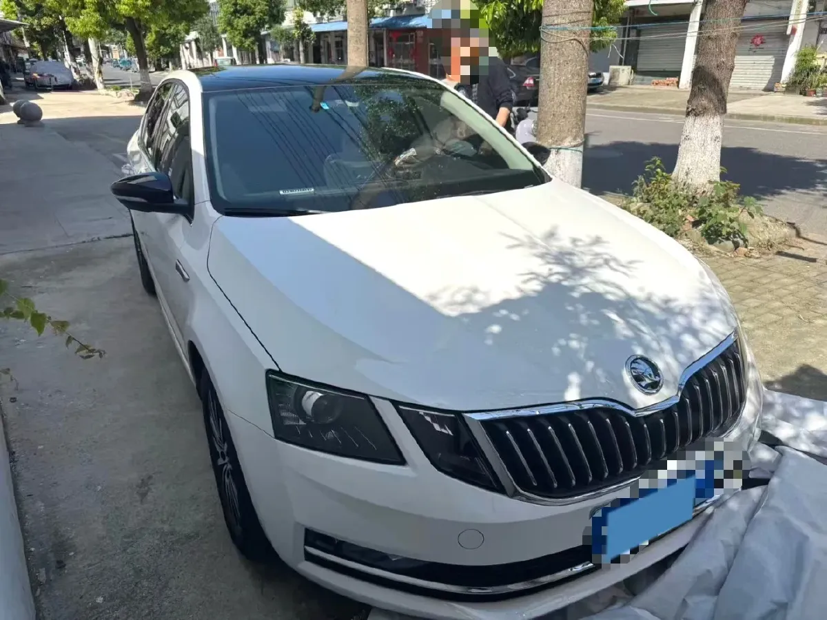 2019 Skoda Octavia 1.5L 116HP L4 6AT,autocango,china used car exporter,china ev exporter,chinese used car exporter,chinese used ev exporter
