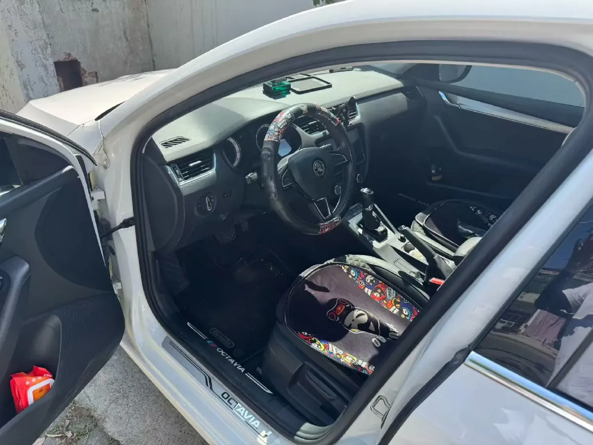 2019 Skoda Octavia 1.5L 116HP L4 6AT,autocango,china used car exporter,china ev exporter,chinese used car exporter,chinese used ev exporter