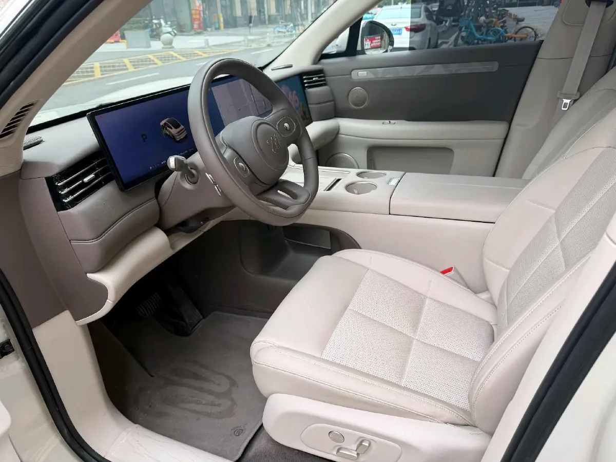2026 IM LS6 REEV 155HP REEV,autocango,china used car exporter,china ev exporter,chinese used car exporter,chinese used ev exporter