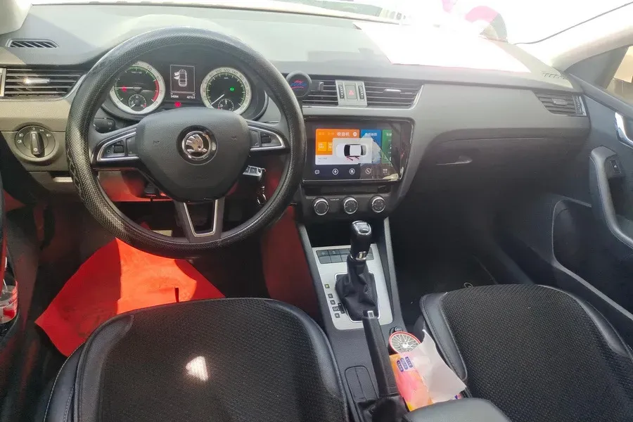 2022 Skoda Octavia 1.5L 113HP L4 6AT,autocango,china used car exporter,china ev exporter,chinese used car exporter,chinese used ev exporter