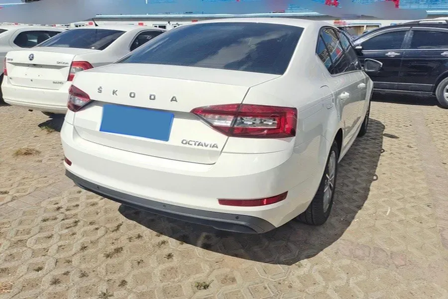 2022 Skoda Octavia 1.5L 113HP L4 6AT,autocango,china used car exporter,china ev exporter,chinese used car exporter,chinese used ev exporter