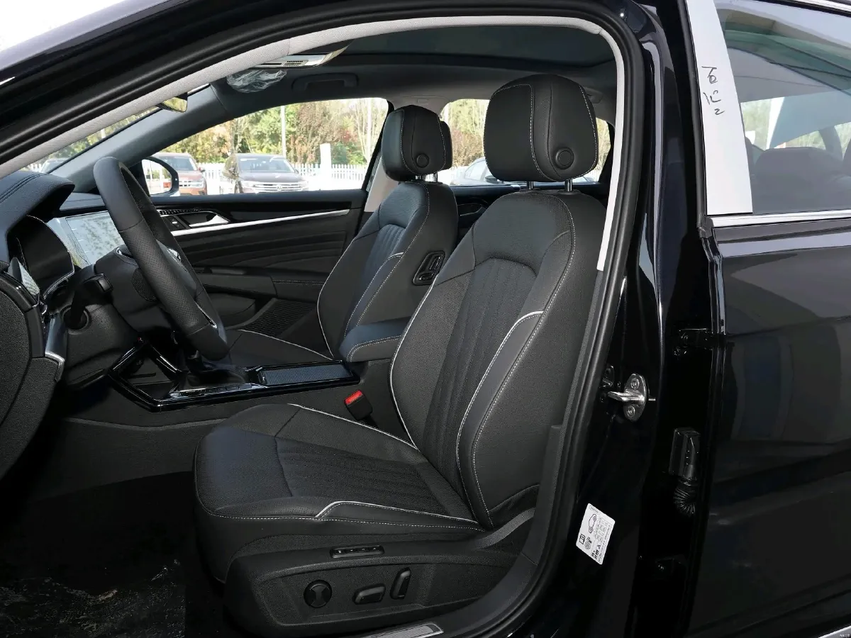 2023 Volkswagen Passat 2.0T 186HP L4 7DCT,autocango,china used car exporter,china ev exporter,chinese used car exporter,chinese used ev exporter