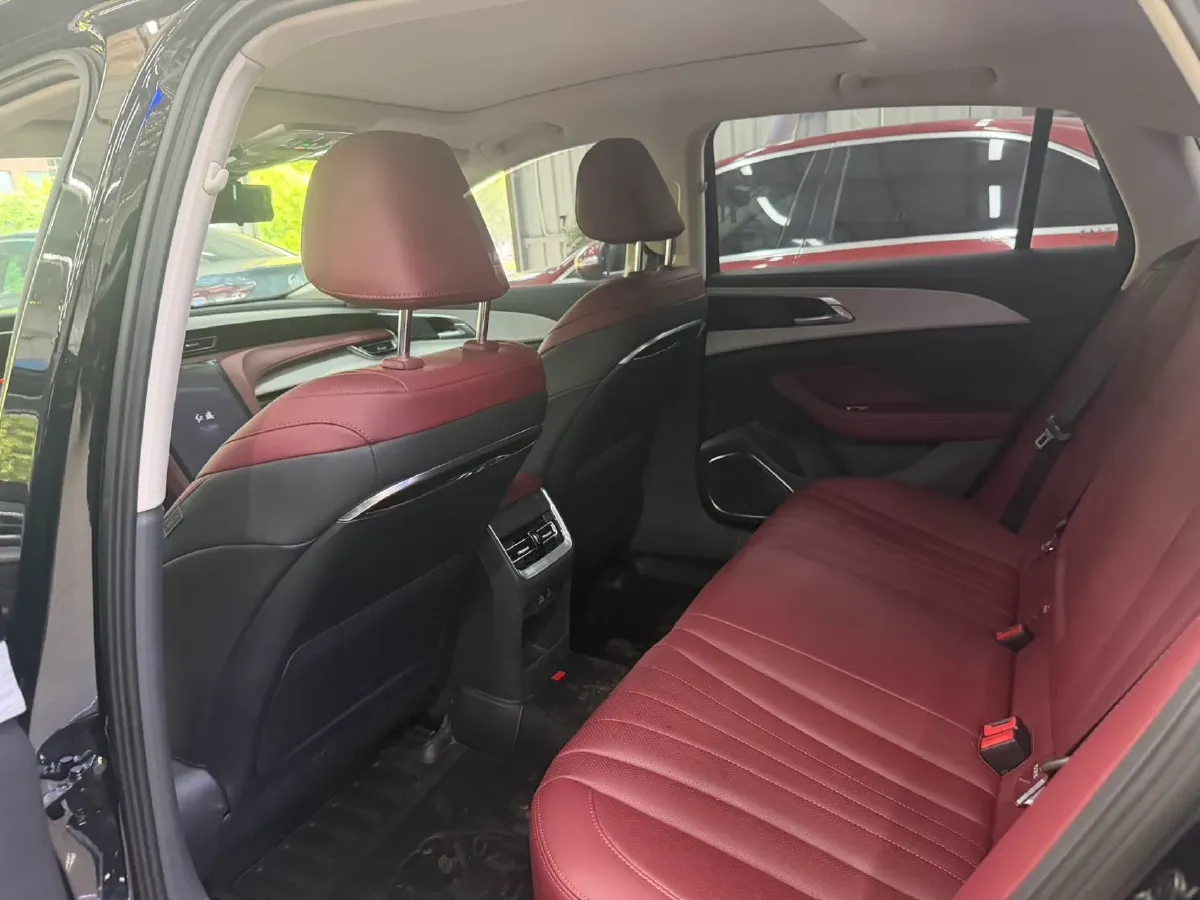 2025 HongQi H5 1.5T 169HP L4 7DCT,autocango,china used car exporter,china ev exporter,chinese used car exporter,chinese used ev exporter
