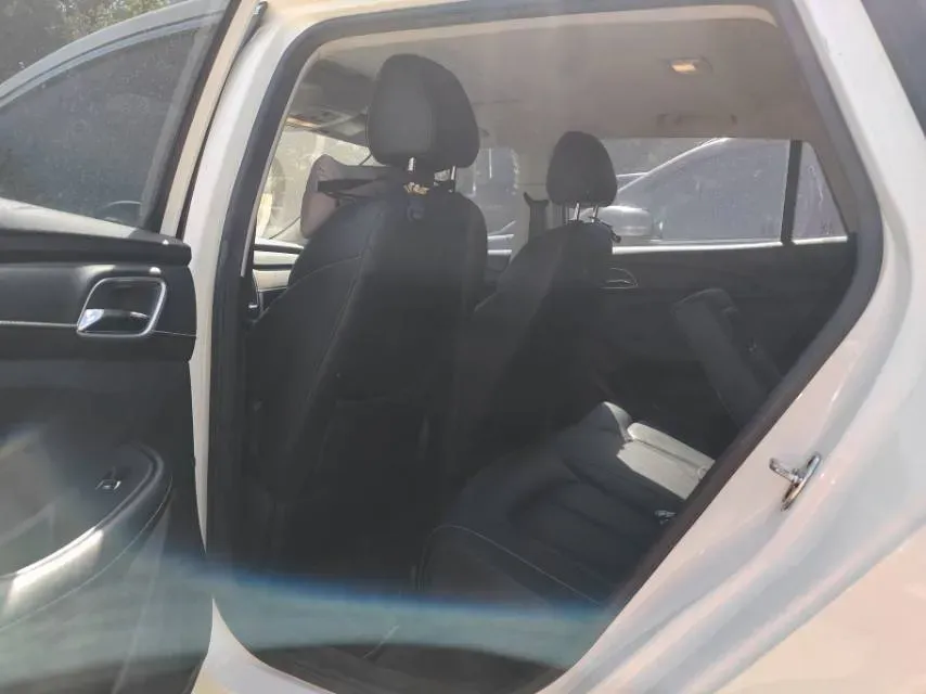 2018 Roewe Ei5 BEV 35KWH,autocango,china used car exporter,china ev exporter,chinese used car exporter,chinese used ev exporter