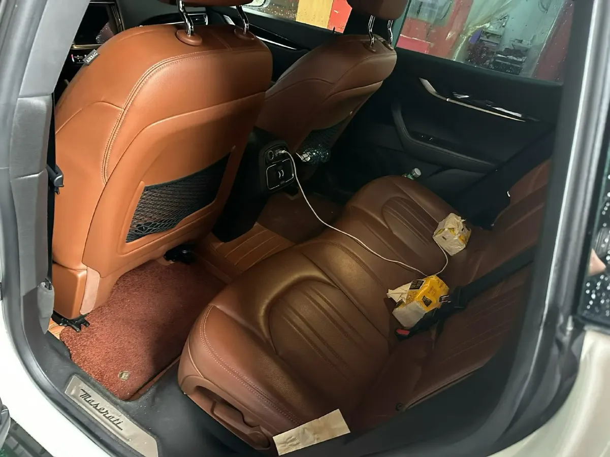 2022 Maserati Levante 2.0T 330HP L4 8AT,autocango,china used car exporter,china ev exporter,chinese used car exporter,chinese used ev exporter