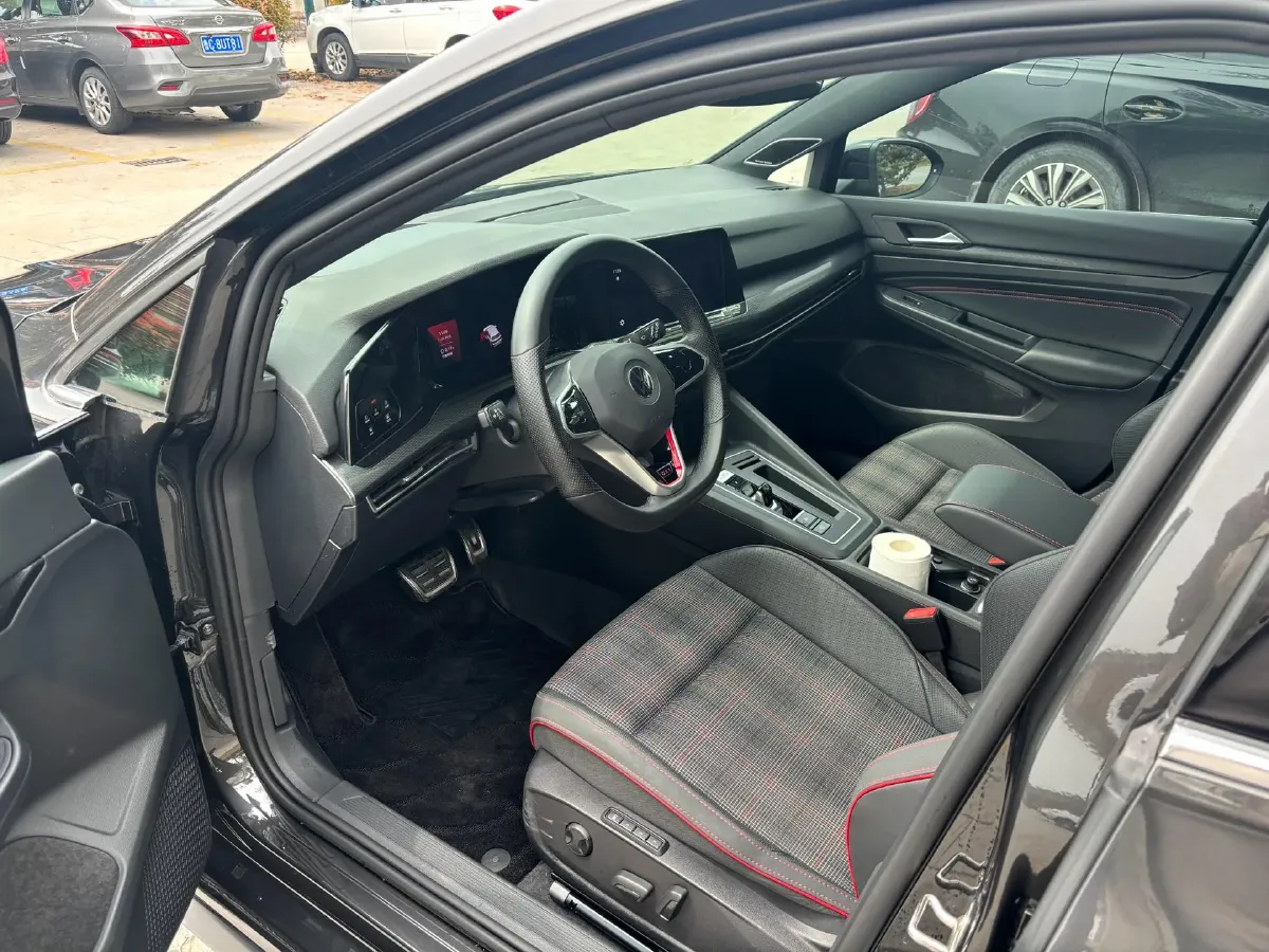2023 Volkswagen GolfGTI 2.0T 220HP L4 7DCT,autocango,china used car exporter,china ev exporter,chinese used car exporter,chinese used ev exporter