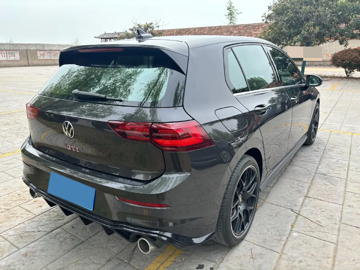 2023 Volkswagen GolfGTI 2.0T 220HP L4 7DCT,autocango,china used car exporter,china ev exporter,chinese used car exporter,chinese used ev exporter