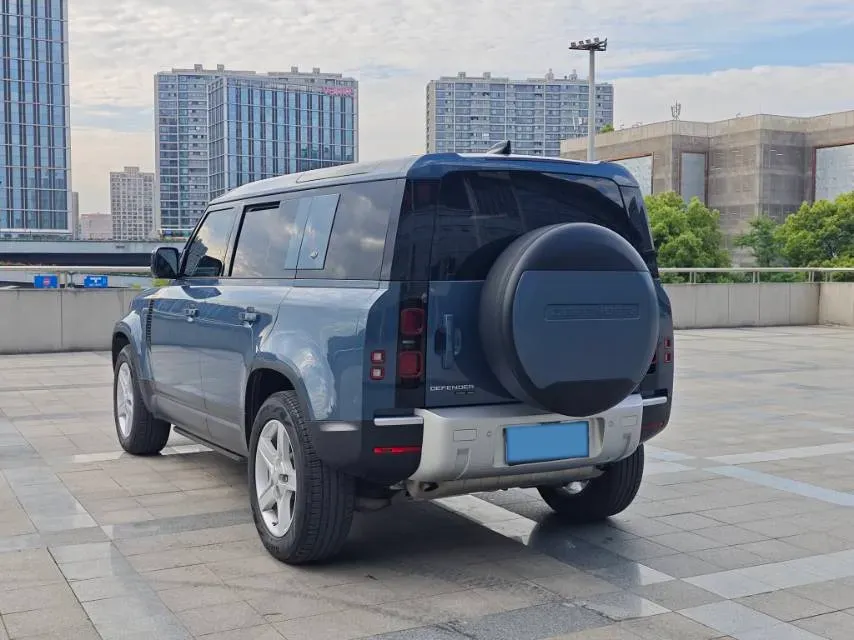 2020 Land Rover Defender 3.0T 400HP L6 8AT,autocango,china used car exporter,china ev exporter,chinese used car exporter,chinese used ev exporter