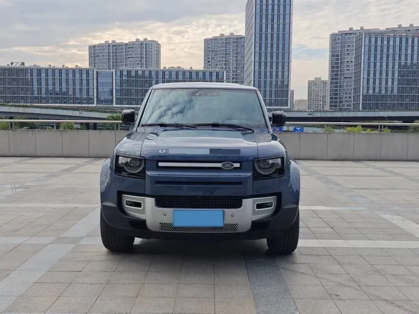 2020 Land Rover Defender 3.0T 400HP L6 8AT,autocango,china used car exporter,china ev exporter,chinese used car exporter,chinese used ev exporter
