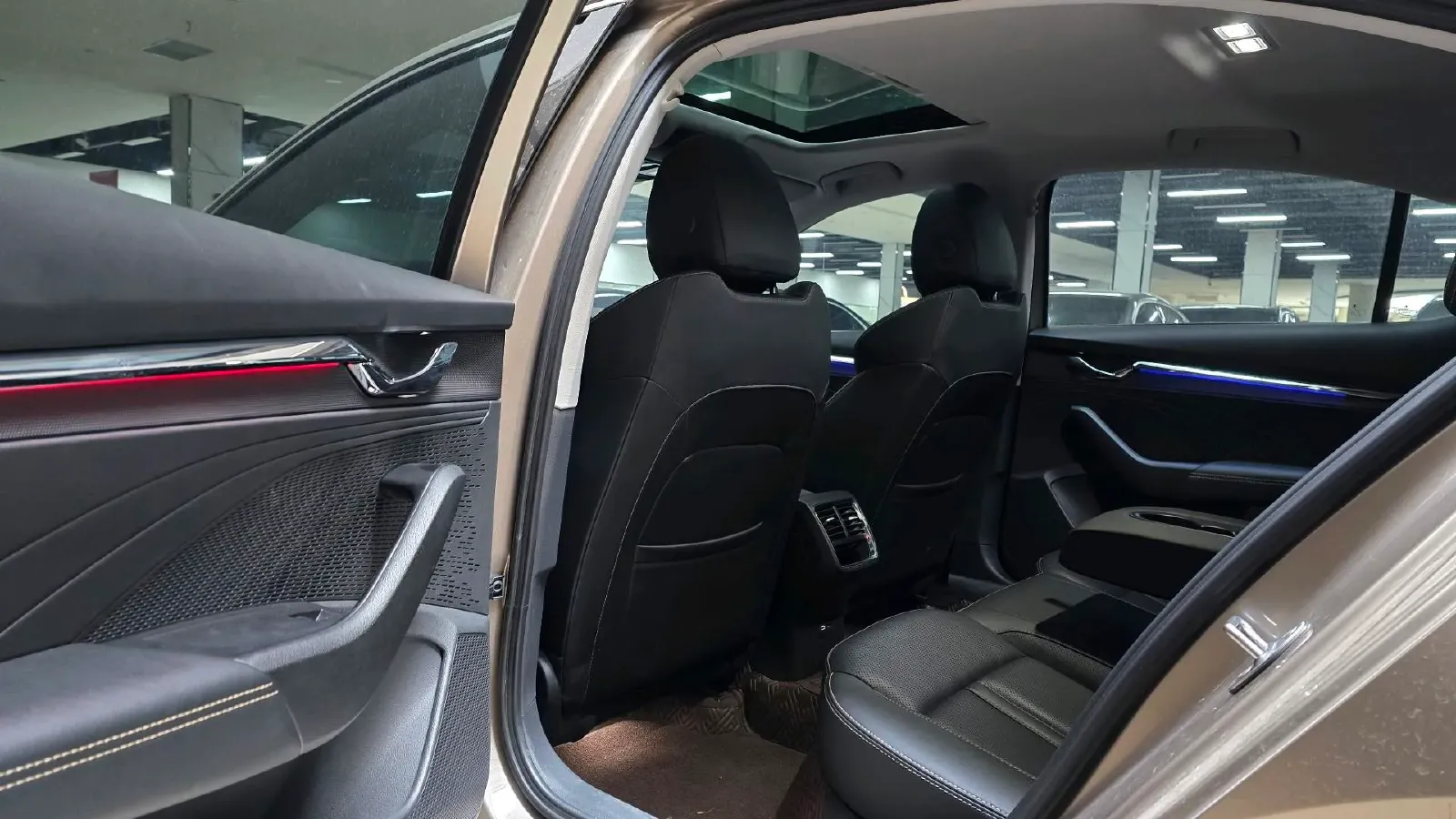2022 Skoda Octavia 1.4T 150HP L4 7DCT,autocango,china used car exporter,china ev exporter,chinese used car exporter,chinese used ev exporter