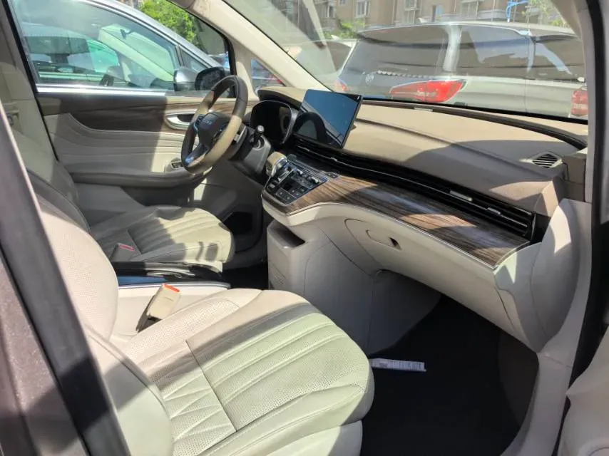 2022 Roewe iMAX8 2.0T 234HP L4 8AT,autocango,china used car exporter,china ev exporter,chinese used car exporter,chinese used ev exporter
