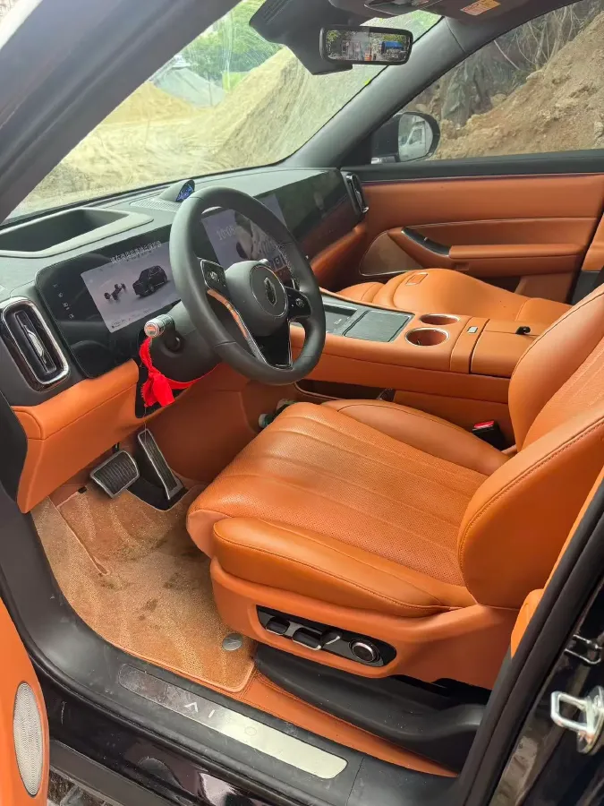 2025 AITO AITO M8 REEV 160HP REEV 53.4KWH,autocango,china used car exporter,china ev exporter,chinese used car exporter,chinese used ev exporter