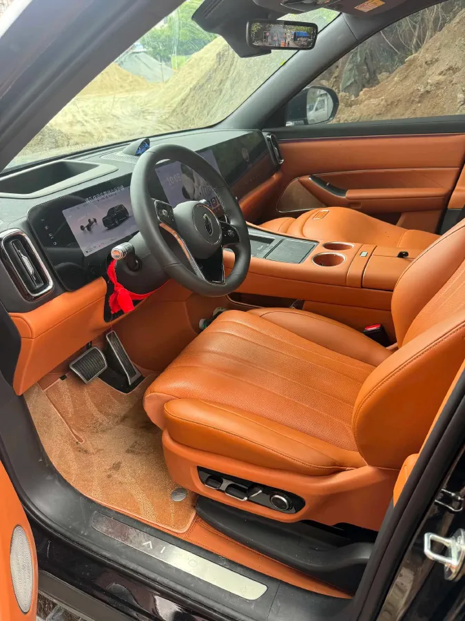 2025 AITO AITO M8 REEV 160HP REEV 53.4KWH,autocango,china used car exporter,china ev exporter,chinese used car exporter,chinese used ev exporter