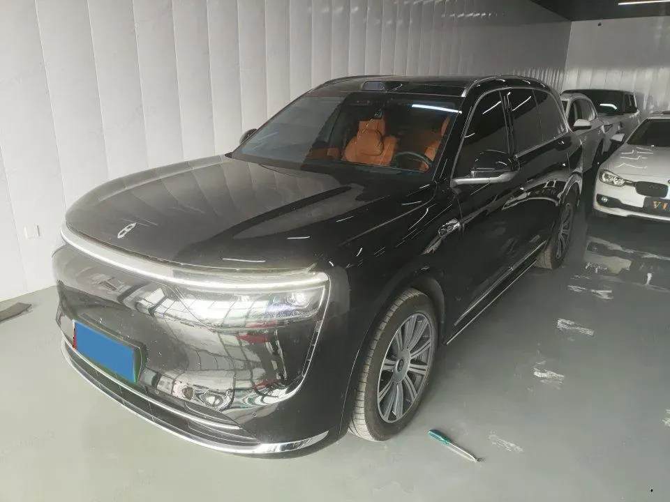 2025 AITO AITO M8 REEV 160HP REEV 53.4KWH,autocango,china used car exporter,china ev exporter,chinese used car exporter,chinese used ev exporter