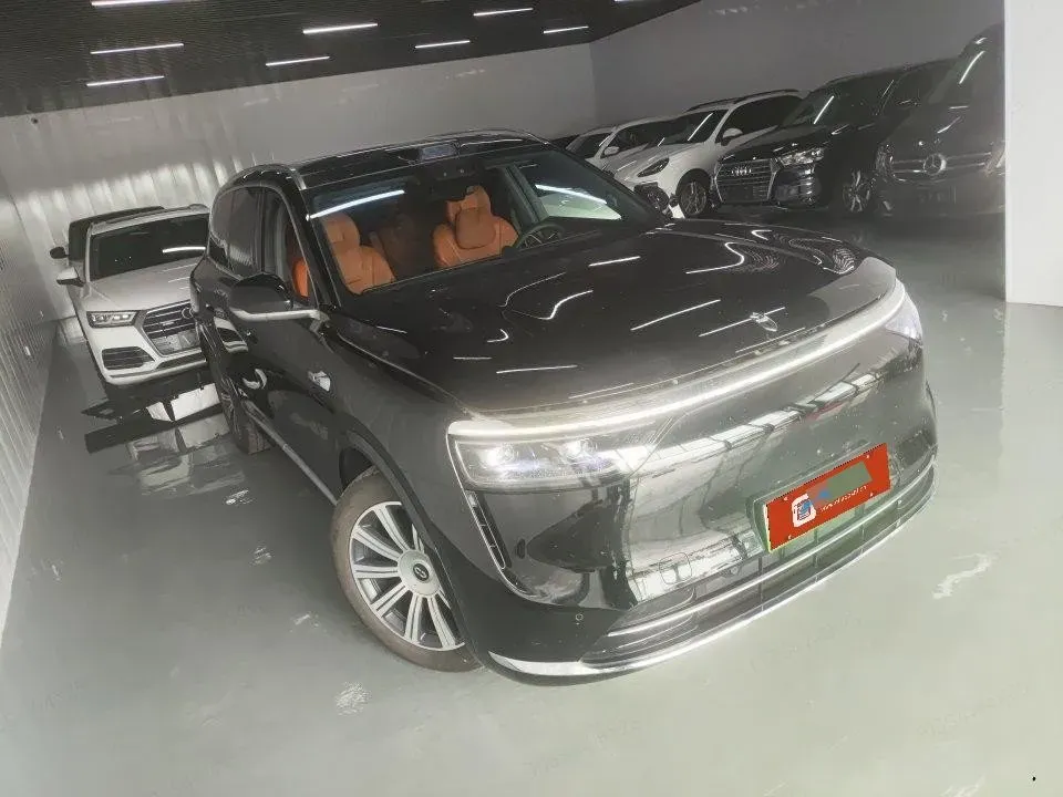 2025 AITO AITO M8 REEV 160HP REEV 53.4KWH,autocango,china used car exporter,china ev exporter,chinese used car exporter,chinese used ev exporter