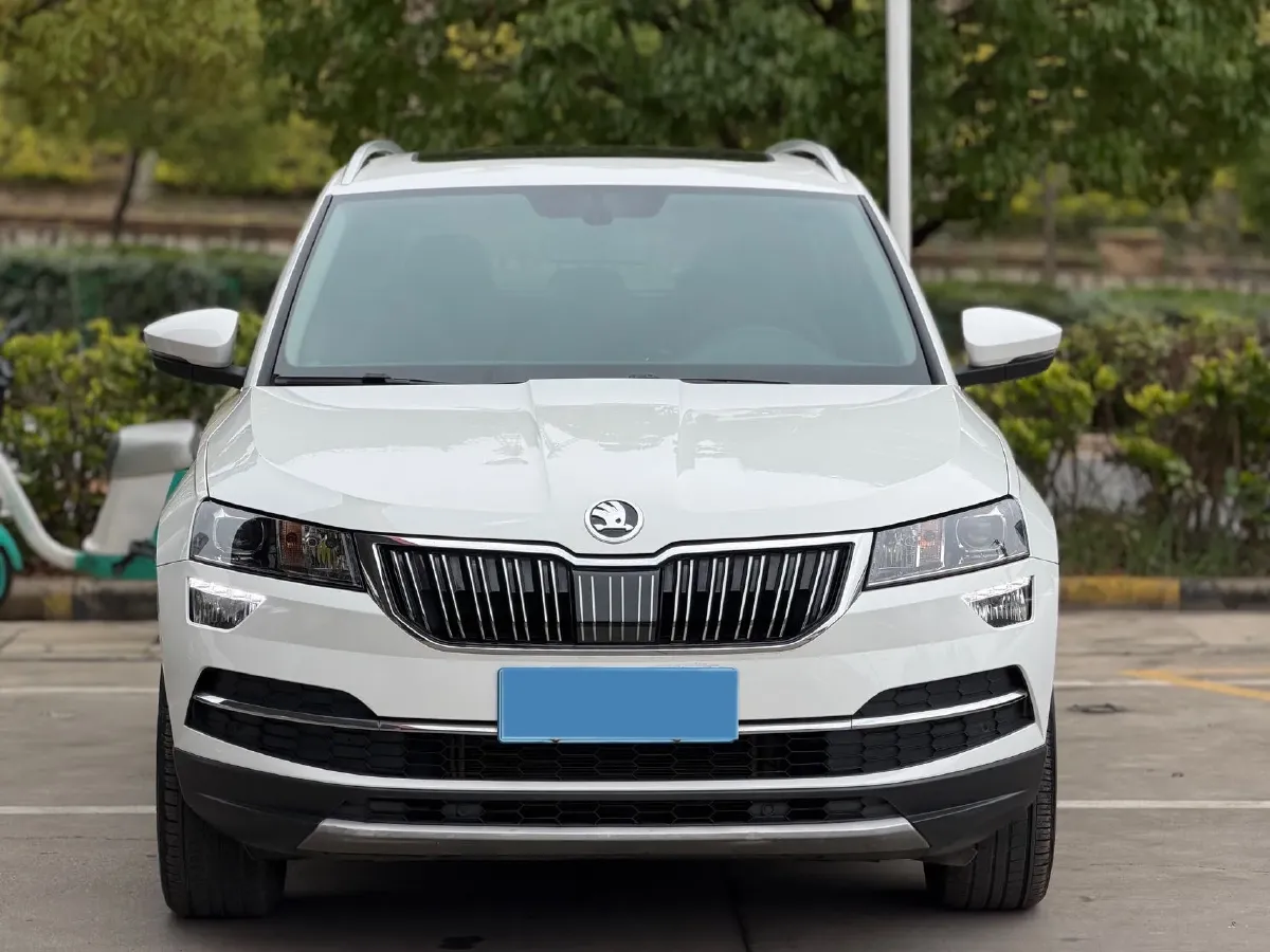 2022 Skoda Karoq 1.4T 150HP L4 7DCT,autocango,china used car exporter,china ev exporter,chinese used car exporter,chinese used ev exporter