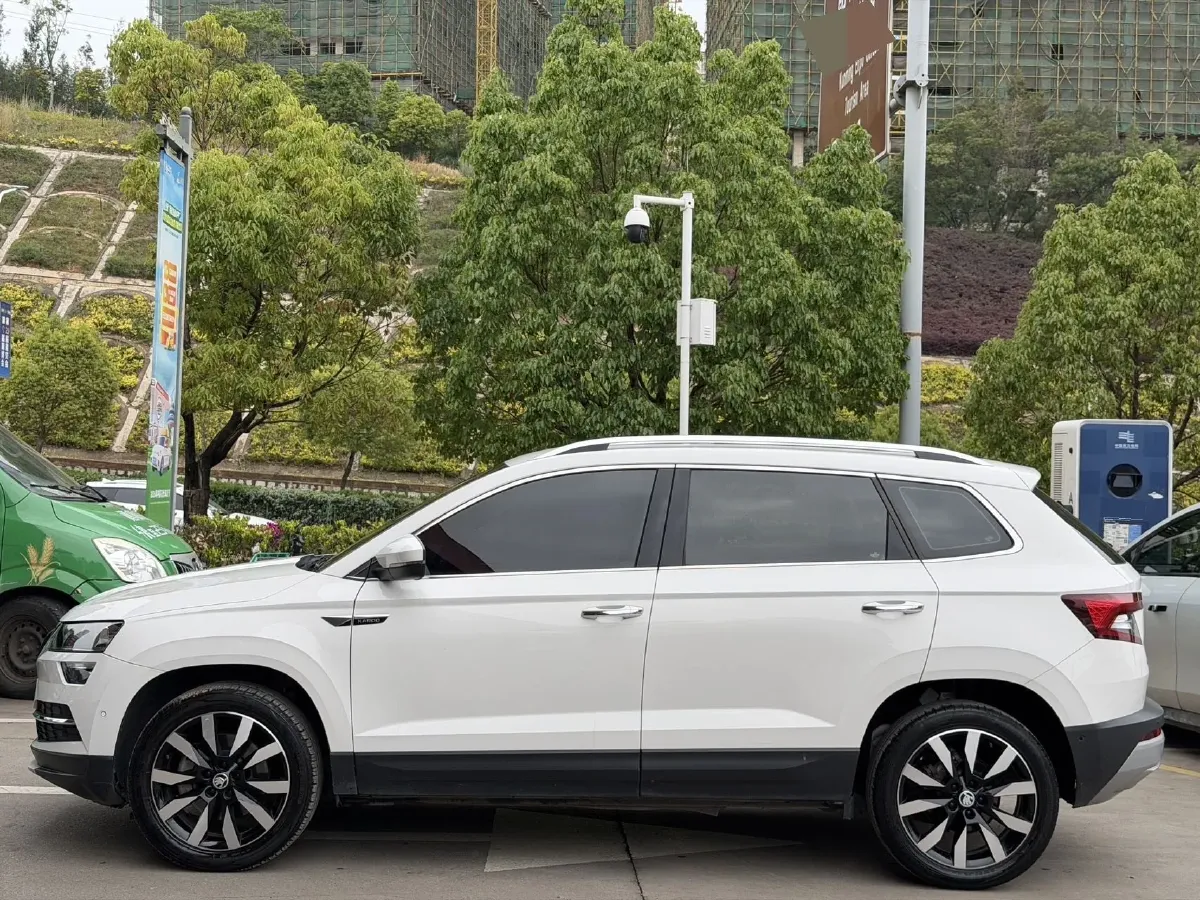 2022 Skoda Karoq 1.4T 150HP L4 7DCT,autocango,china used car exporter,china ev exporter,chinese used car exporter,chinese used ev exporter