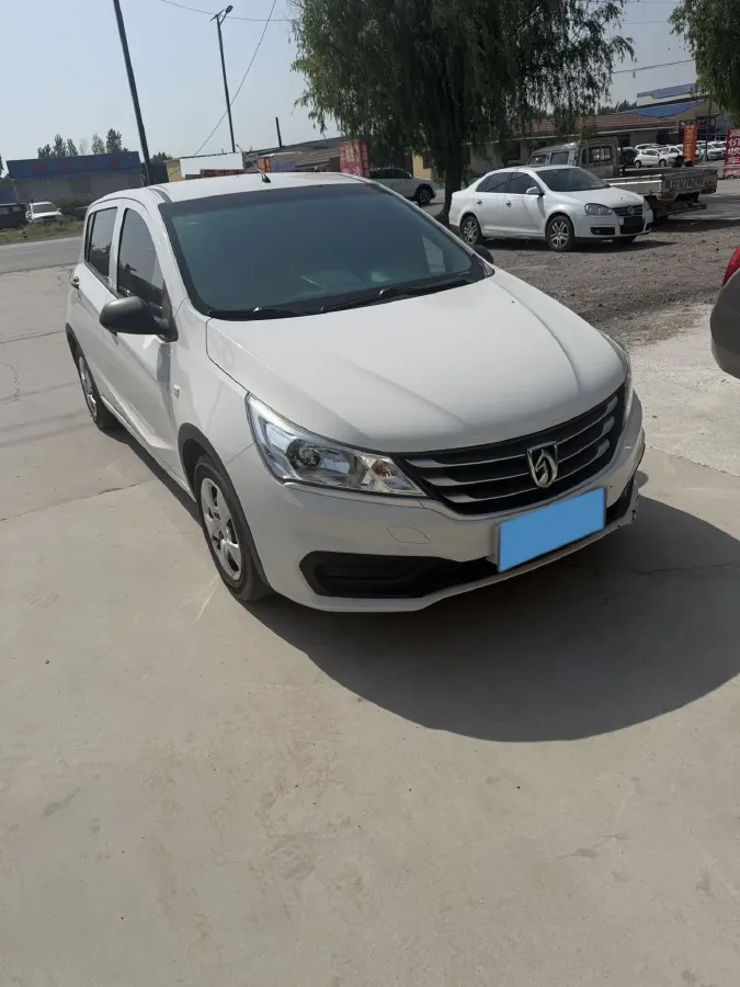 2016 BaoJun 310 1.2L 82HP L4 5MT,autocango,china used car exporter,china ev exporter,chinese used car exporter,chinese used ev exporter