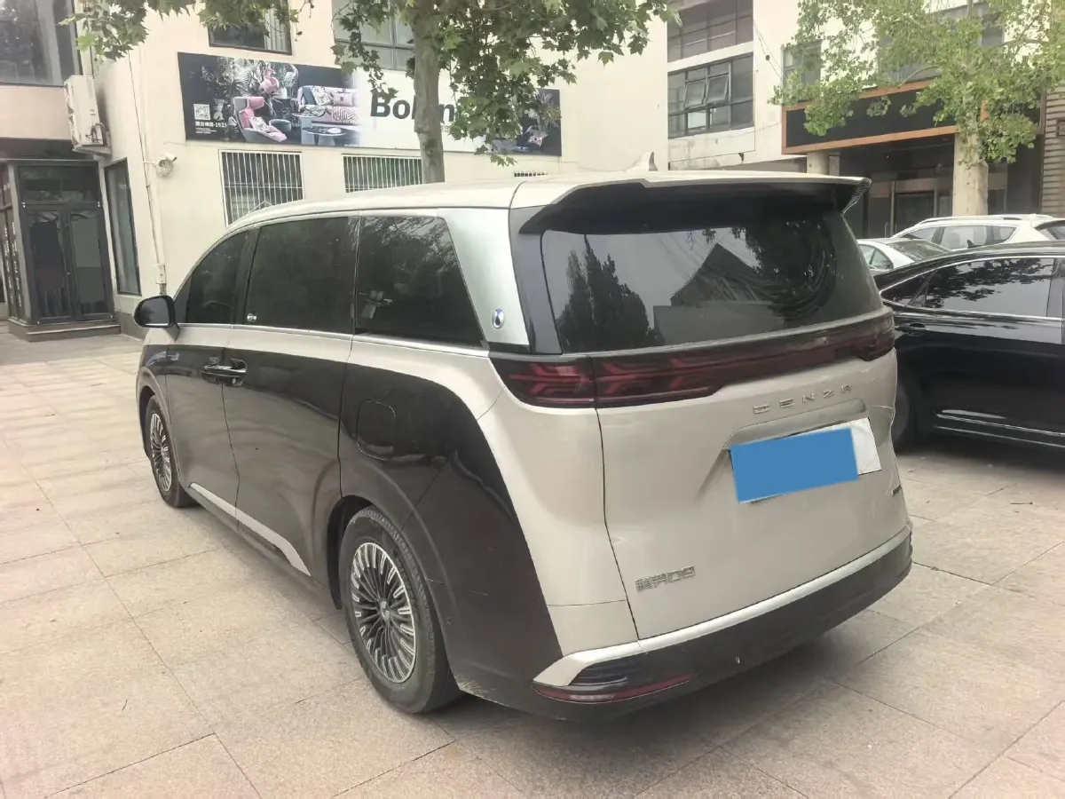 2023 Denza D9 1.5T 139HP L4 E-CVT PHEV 40KWH,autocango,china used car exporter,china ev exporter,chinese used car exporter,chinese used ev exporter