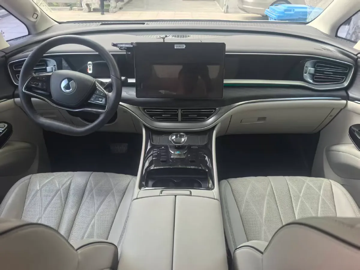 2023 Denza D9 1.5T 139HP L4 E-CVT PHEV 40KWH,autocango,china used car exporter,china ev exporter,chinese used car exporter,chinese used ev exporter