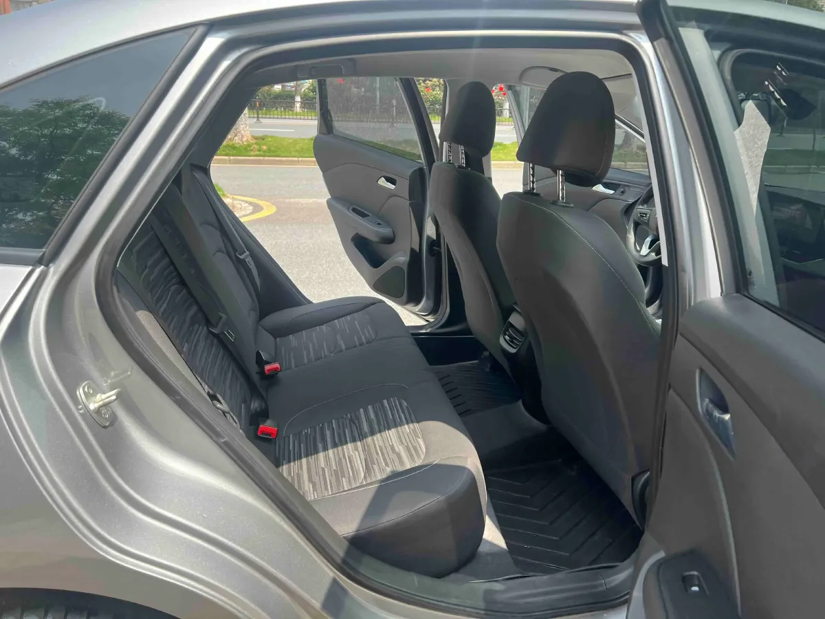 2023 Chevrolet Monza 1.5L 113HP L4 6DCT,autocango,china used car exporter,china ev exporter,chinese used car exporter,chinese used ev exporter