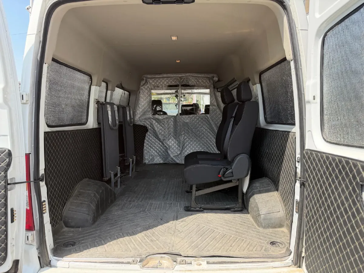 2025 MAXUS XinTu V80 2.0T 147HP L4 6MT,autocango,china used car exporter,china ev exporter,chinese used car exporter,chinese used ev exporter