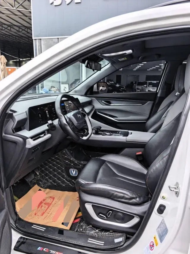 2022 ChangAn CS75 Plus 1.5T 188HP L4 8AT,autocango,china used car exporter,china ev exporter,chinese used car exporter,chinese used ev exporter