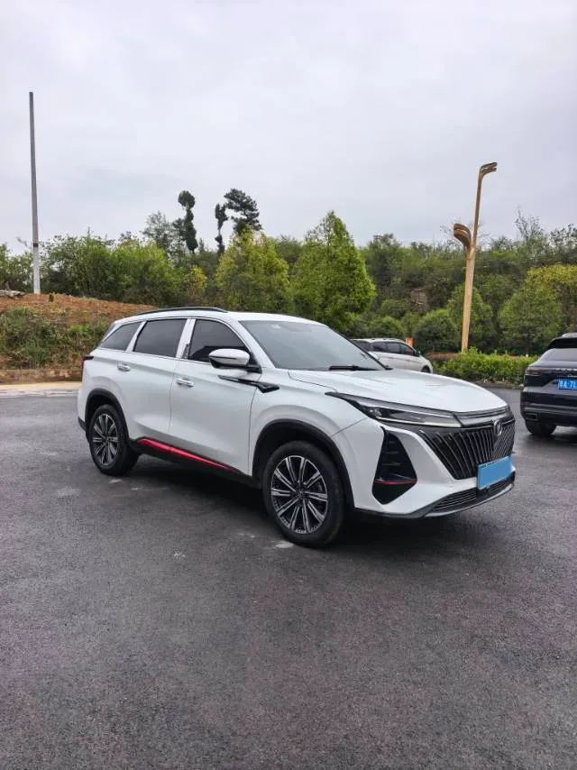 2022 ChangAn CS75 Plus 1.5T 188HP L4 8AT,autocango,china used car exporter,china ev exporter,chinese used car exporter,chinese used ev exporter