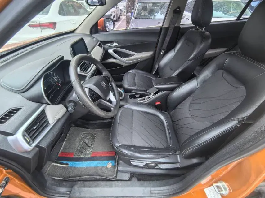 2017 BaoJun 310W 1.5L 105HP L4 6MT,autocango,china used car exporter,china ev exporter,chinese used car exporter,chinese used ev exporter