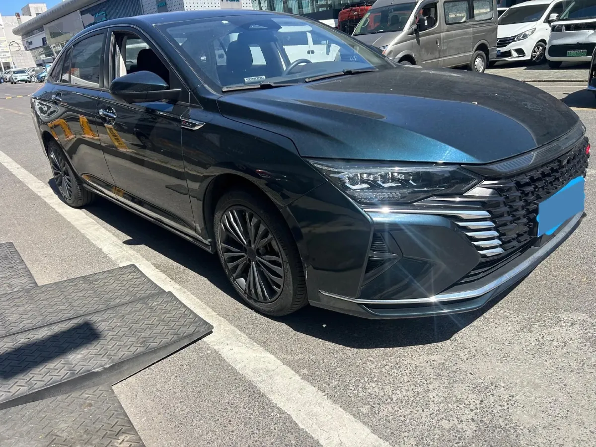 2021 DongFeng Aeolus YiXuan MAX 1.5T 190HP L4 7DCT,autocango,china used car exporter,china ev exporter,chinese used car exporter,chinese used ev exporter