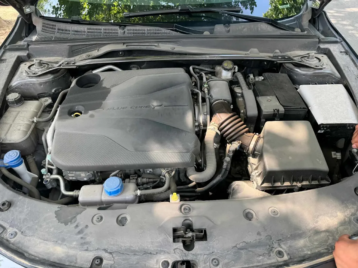 2022 ChangAn UNI-V 1.5T 188HP L4 7DCT,autocango,china used car exporter,china ev exporter,chinese used car exporter,chinese used ev exporter