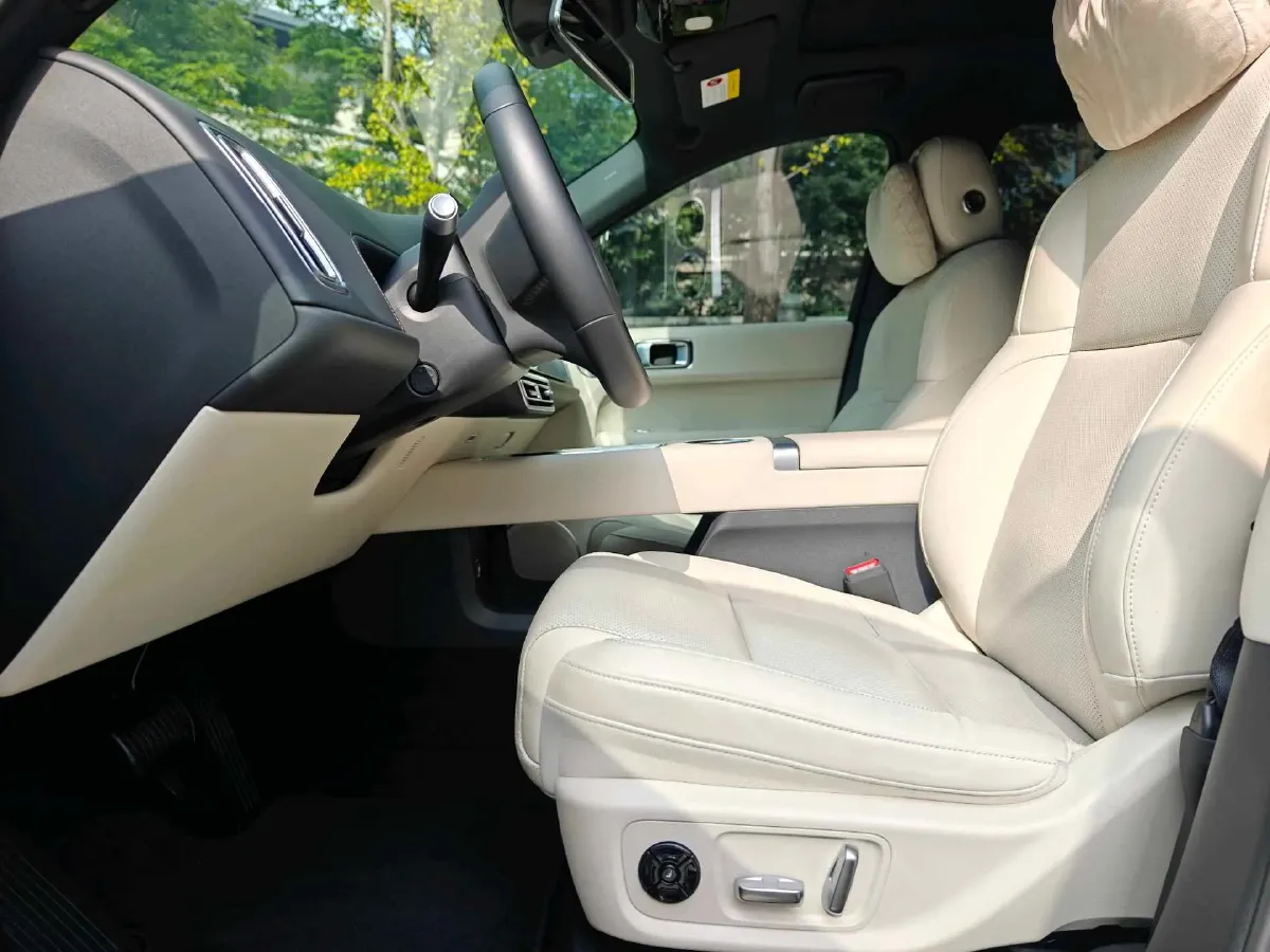 2024 Li L6 Range Extended 154HP L4 REEV 36.8KWH,autocango,china used car exporter,china ev exporter,chinese used car exporter,chinese used ev exporter
