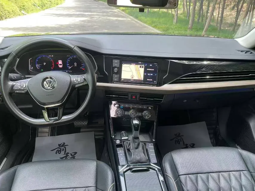 2019 Volvo V40 1.5T 152HP L4 6AT,autocango,china used car exporter,china ev exporter,chinese used car exporter,chinese used ev exporter