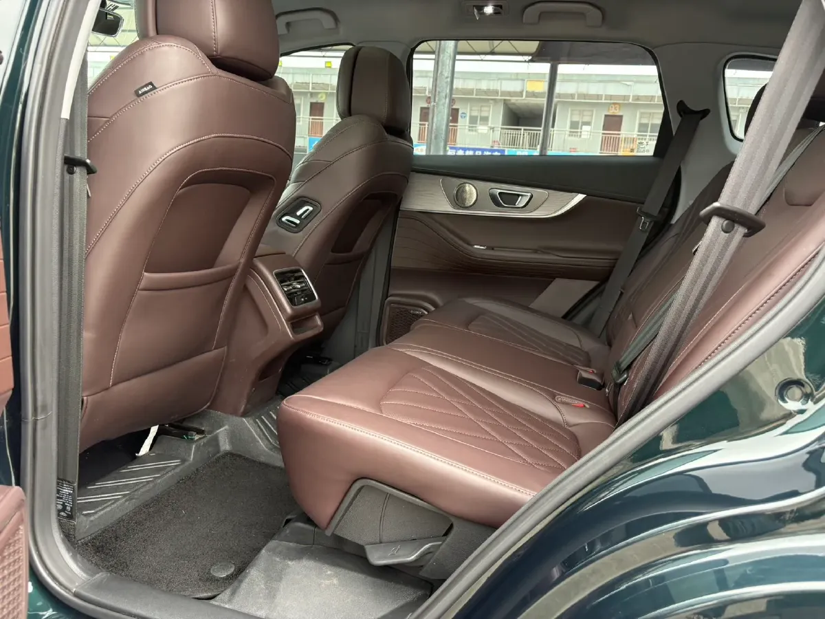 2024 Chery Tiggo 8 PRO 2.0T 254HP L4 7DCT,autocango,china used car exporter,china ev exporter,chinese used car exporter,chinese used ev exporter