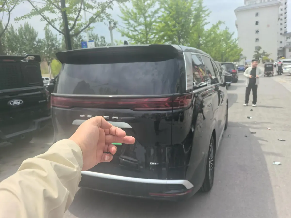 2024 Denza D9 1.5T 139HP L4 E-CVT PHEV 40KWH,autocango,china used car exporter,china ev exporter,chinese used car exporter,chinese used ev exporter