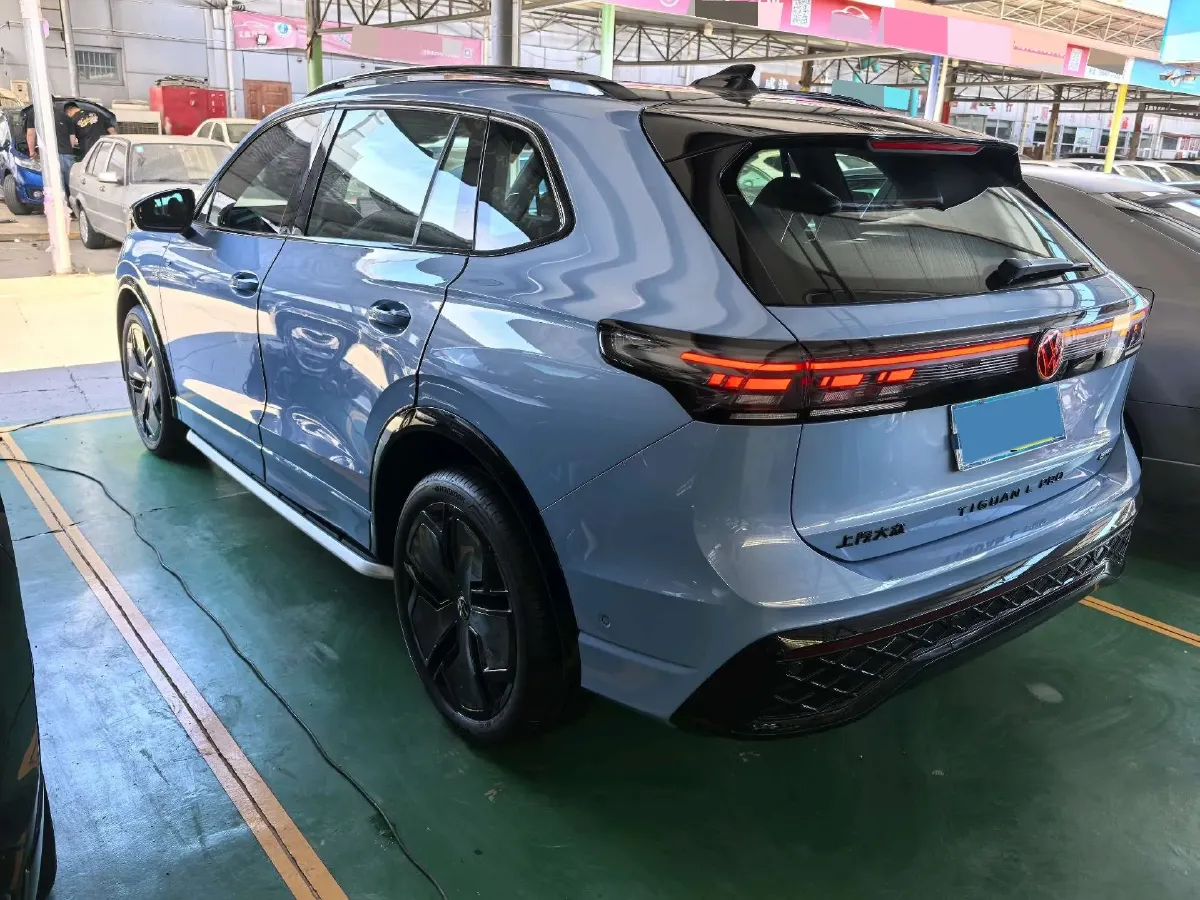 2024 Volkswagen Tiguan L 2.0T 220HP L4 7DCT,autocango,china used car exporter,china ev exporter,chinese used car exporter,chinese used ev exporter