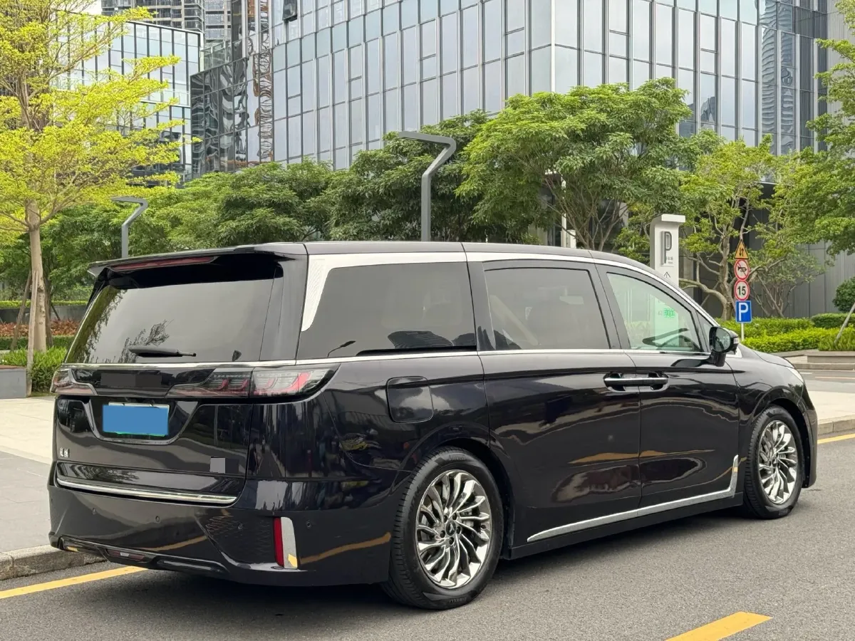 2024 Voyah Dream 1.5T 150HP L4 PHEV 43KWH,autocango,china used car exporter,china ev exporter,chinese used car exporter,chinese used ev exporter