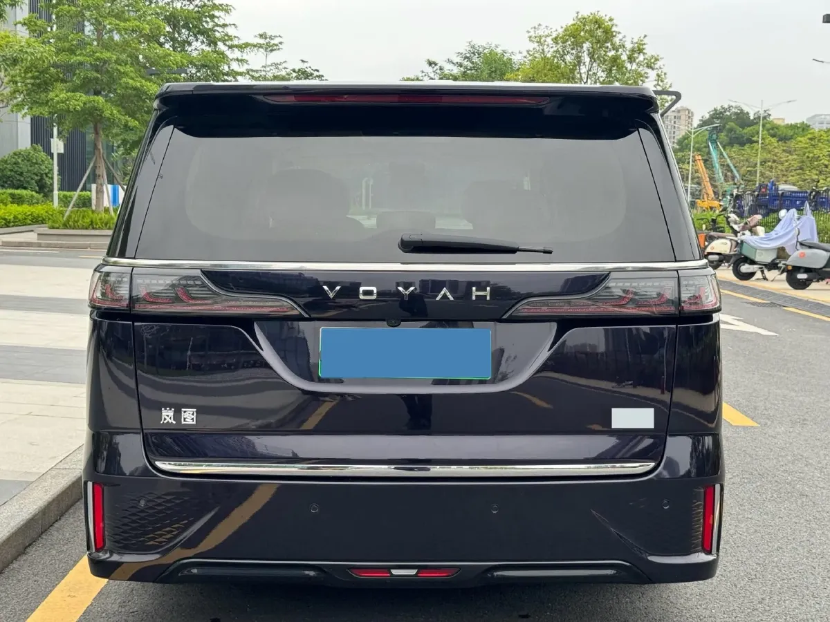 2024 Voyah Dream 1.5T 150HP L4 PHEV 43KWH,autocango,china used car exporter,china ev exporter,chinese used car exporter,chinese used ev exporter