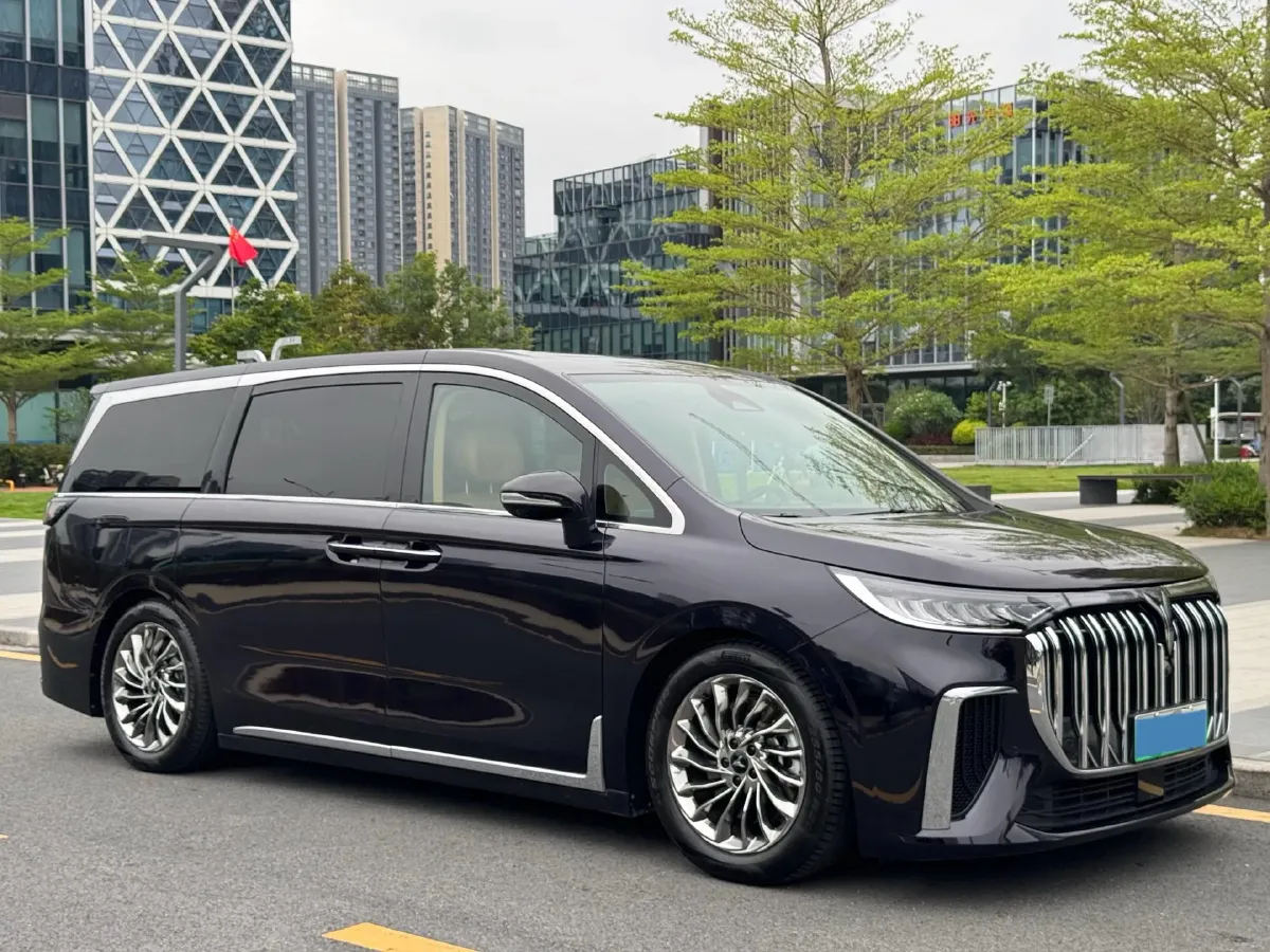 2024 Voyah Dream 1.5T 150HP L4 PHEV 43KWH,autocango,china used car exporter,china ev exporter,chinese used car exporter,chinese used ev exporter