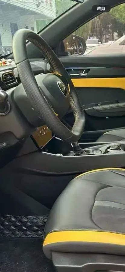 2023 DongFeng Aeolus YiXuan 1.5T 197HP L4 6DCT,autocango,china used car exporter,china ev exporter,chinese used car exporter,chinese used ev exporter