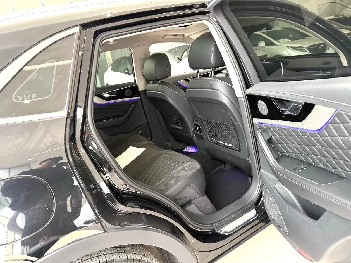 2019 HongQi HS5 2.0T 224HP L4 6AT,autocango,china used car exporter,china ev exporter,chinese used car exporter,chinese used ev exporter