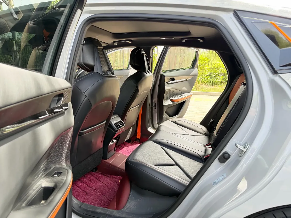 2022 ChangAn UNI-V 1.5T 188HP L4 7DCT,autocango,china used car exporter,china ev exporter,chinese used car exporter,chinese used ev exporter