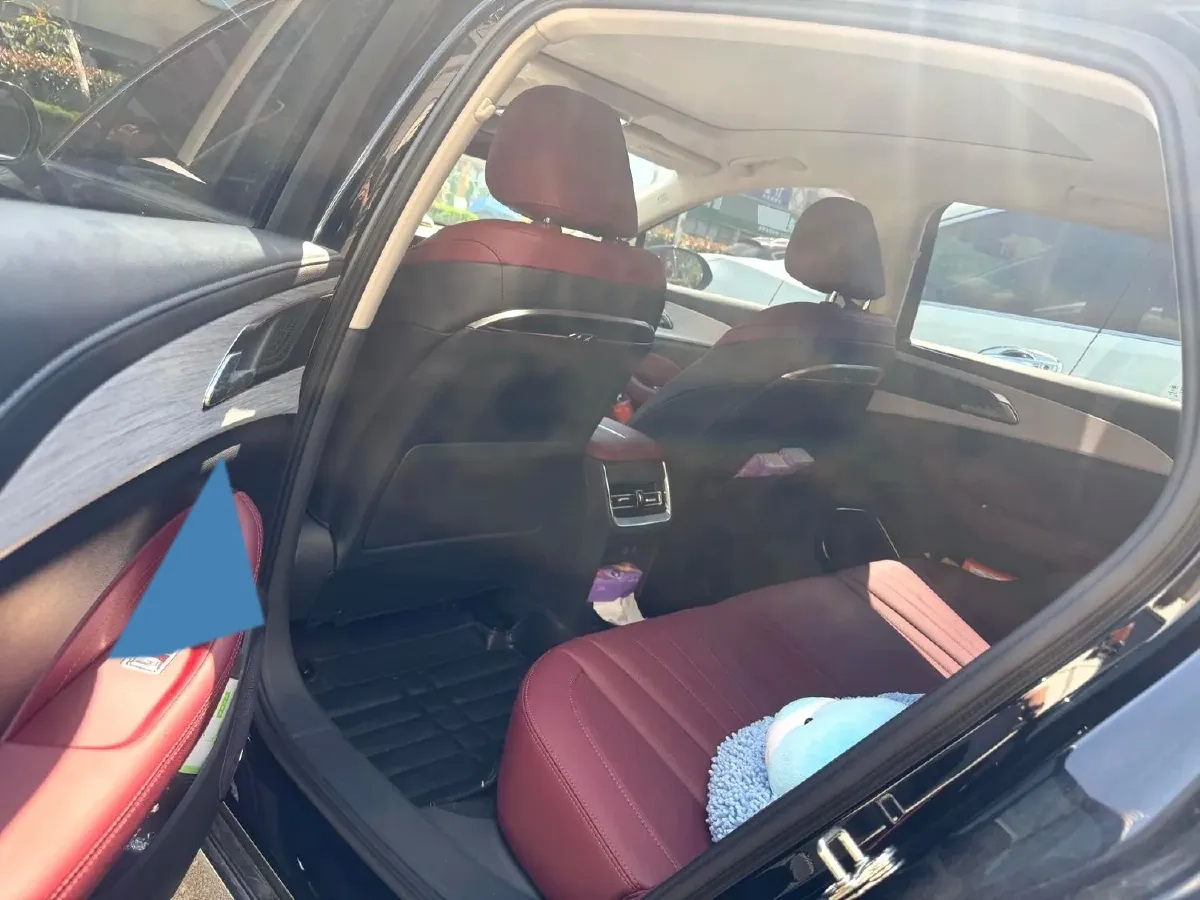 2025 HongQi H5 1.5T 169HP L4 1DHT Hybrid,autocango,china used car exporter,china ev exporter,chinese used car exporter,chinese used ev exporter