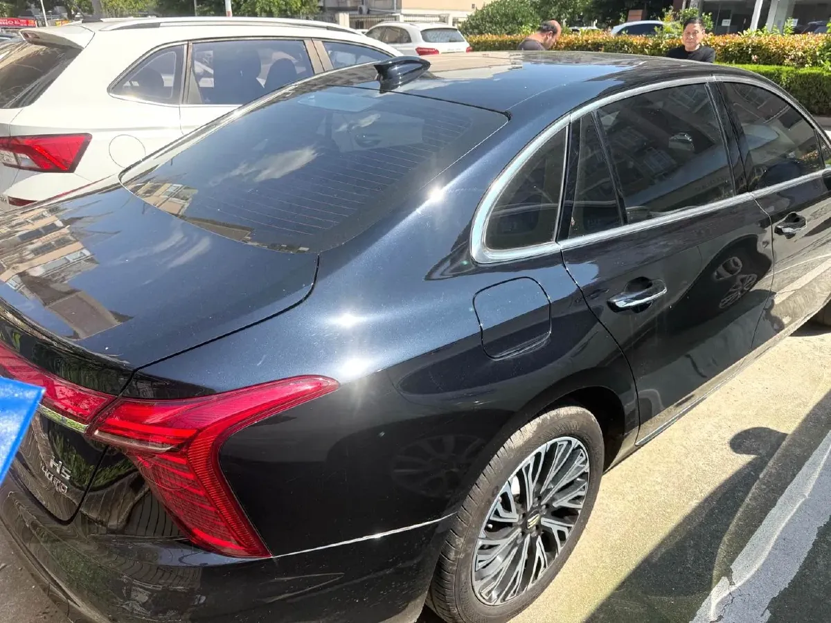 2025 HongQi H5 1.5T 169HP L4 1DHT Hybrid,autocango,china used car exporter,china ev exporter,chinese used car exporter,chinese used ev exporter
