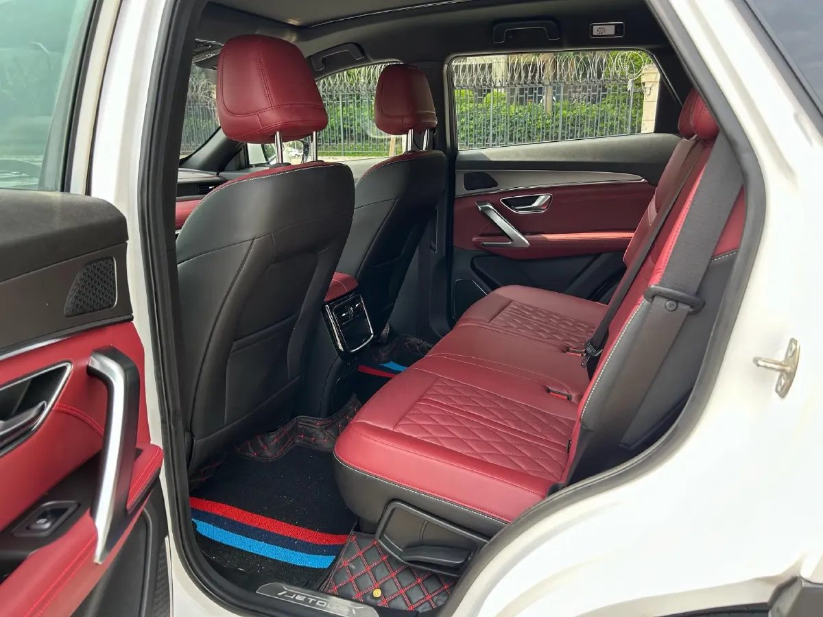 2024 Jetour X70 Plus 1.5T 156HP L4 6MT,autocango,china used car exporter,china ev exporter,chinese used car exporter,chinese used ev exporter