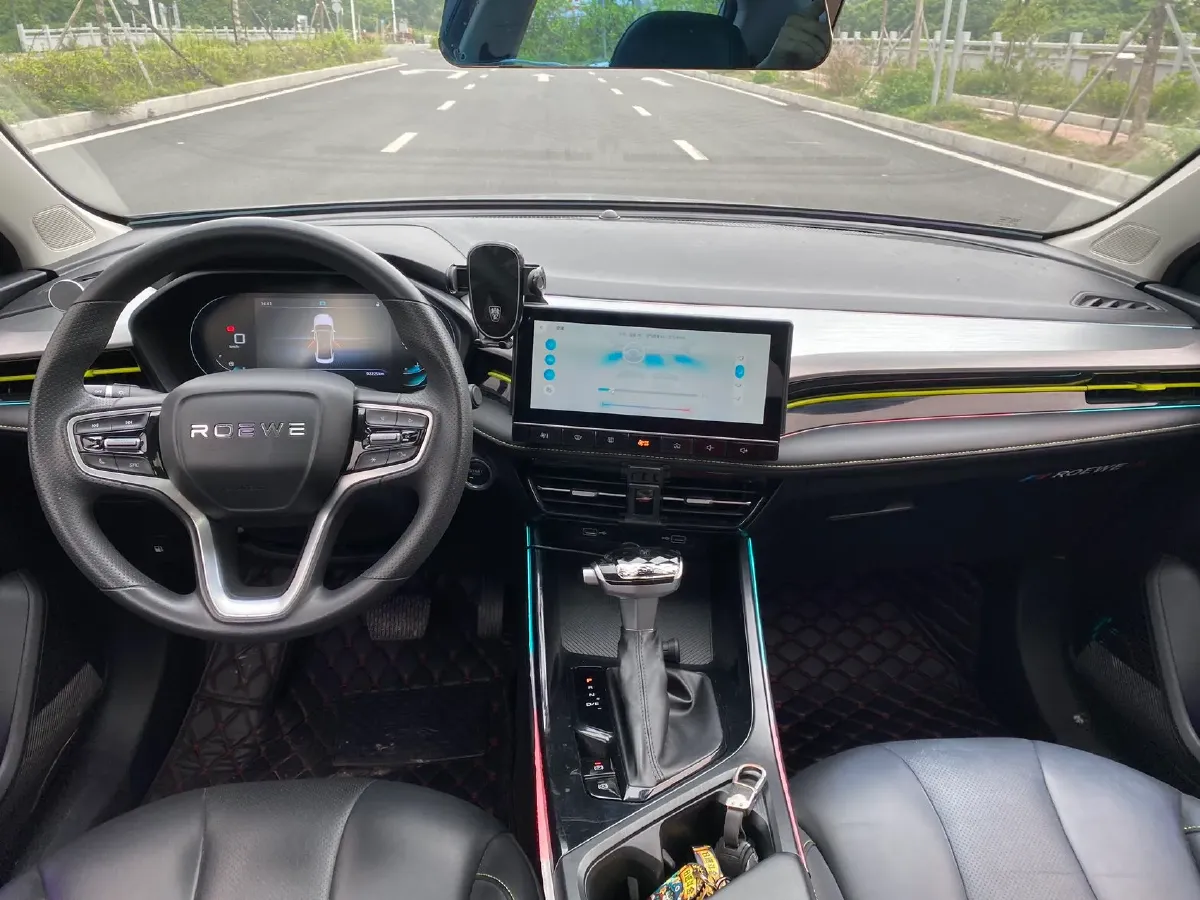 2021 Roewe i5 1.5L 120HP L4 CVT,autocango,china used car exporter,china ev exporter,chinese used car exporter,chinese used ev exporter