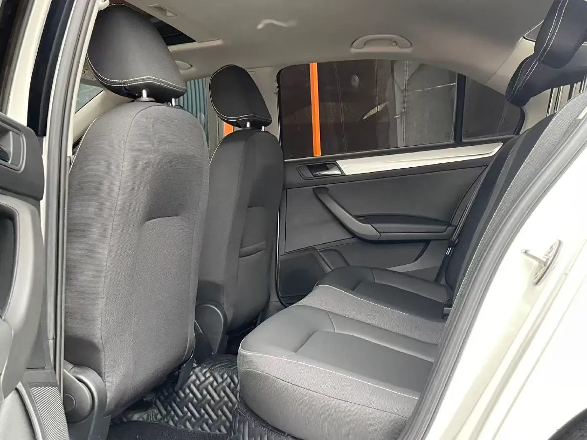 2022 Skoda Rapid 1.5L 112HP L4 6AT,autocango,china used car exporter,china ev exporter,chinese used car exporter,chinese used ev exporter