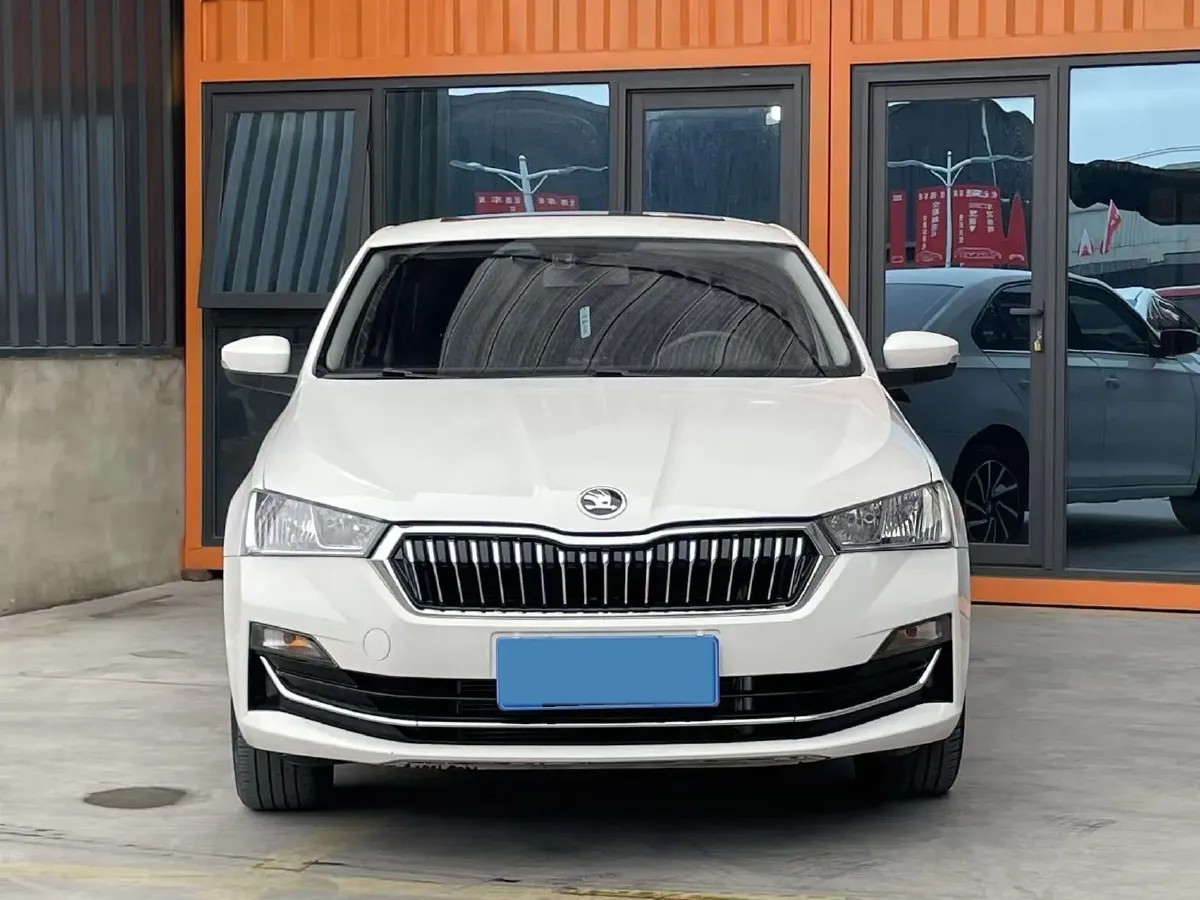 2022 Skoda Rapid 1.5L 112HP L4 6AT,autocango,china used car exporter,china ev exporter,chinese used car exporter,chinese used ev exporter